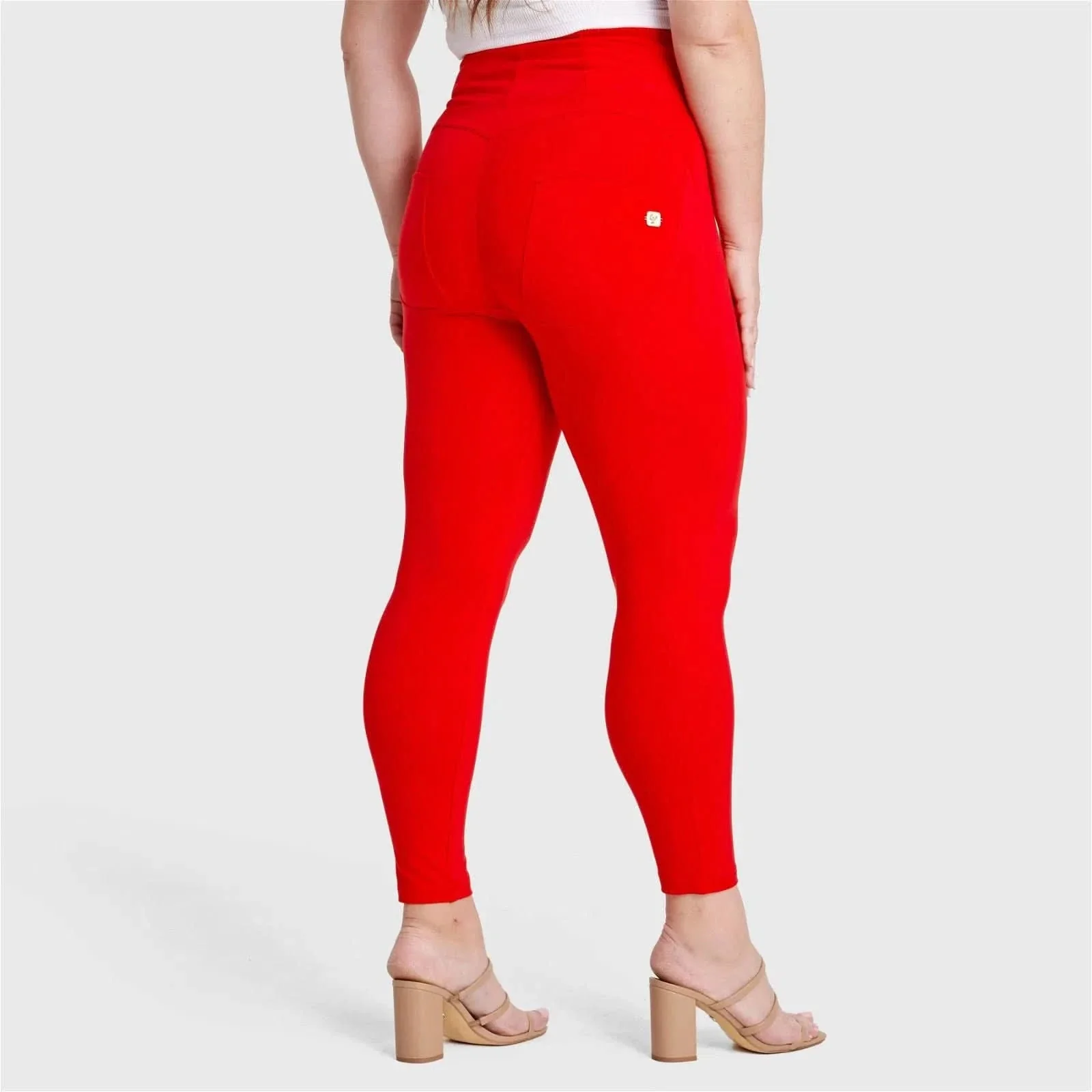 WRUP Curvy Fashion - Zip High Waisted - 7/8 Length - Red - Image 10